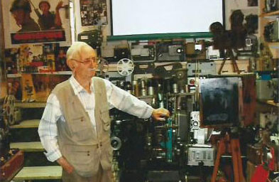 ΔΗΜΗΤΡΗΣ ΠΙΤΣΙΟΛΑΣ, ο μεγάλος Έλληνας συλλέκτης κινηματογραφικών μηχανών
